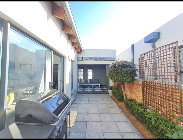 4 BEDROOM DUPLEX FOR SALE IN SUMMERSET